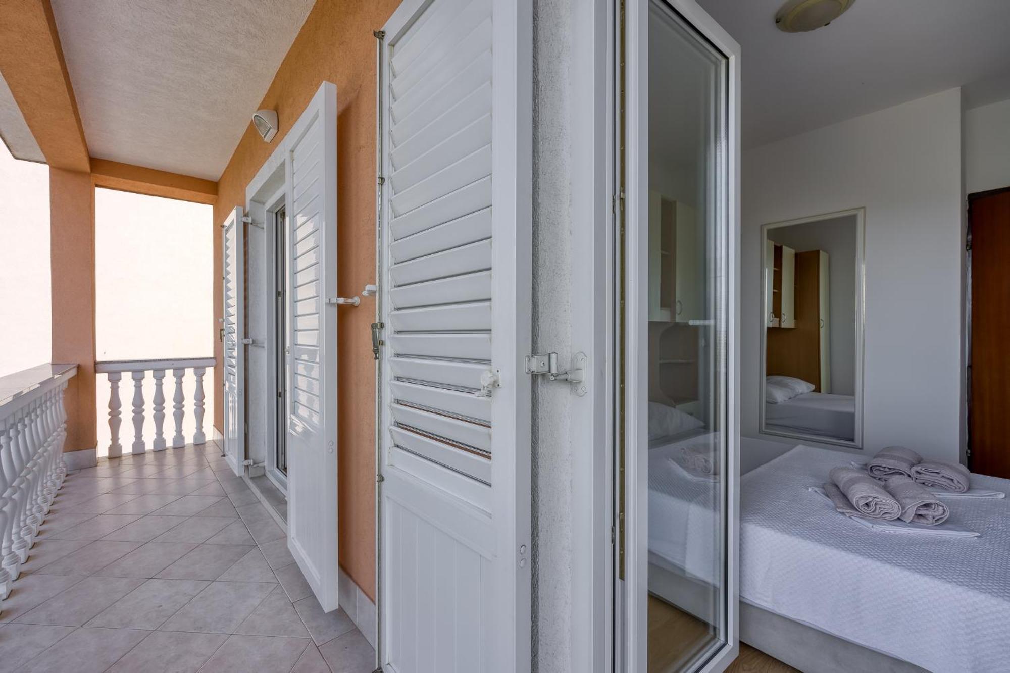Apartments Grozdana Crikvenica Esterno foto